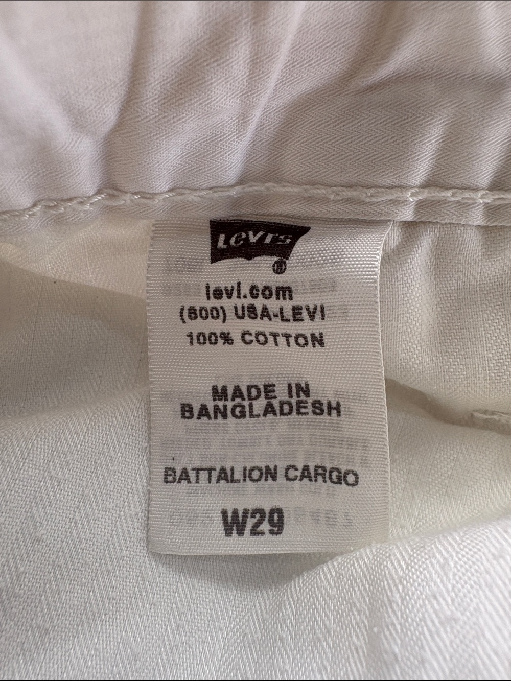 Levi's Men's White Battalion Cargo Shorts - Size 29 - Picture 3 of 4